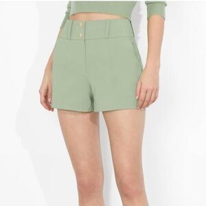 NWT ALICE + OLIVIA Mame High-Rise Shorts in Sage Size 2